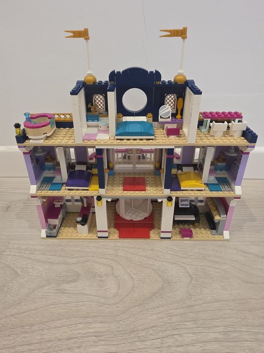 Lego friends Heartlake Grand Hotel