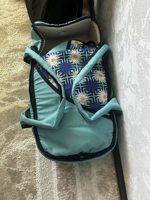 Продам демисезонную коляску