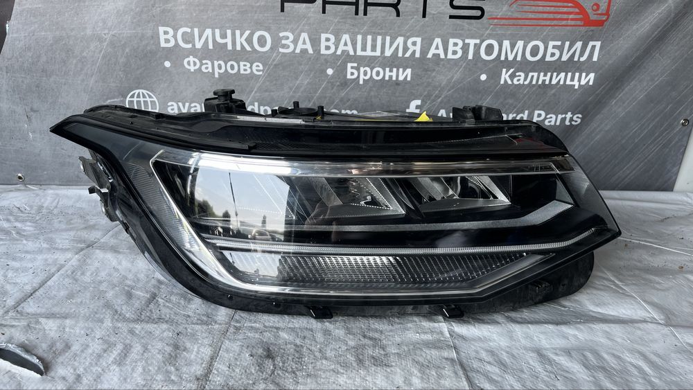 2 броя десен фар VW Tiguan 2020-