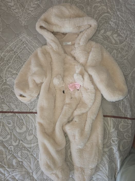 неща за момичета от 0 до 6 месеца