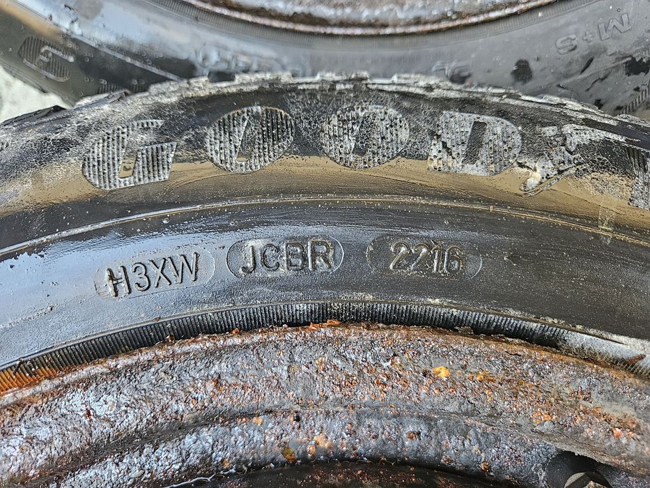 Vând anvelope Goodyear M+S 205/60/16 /95h,an 2016,dot 22/16