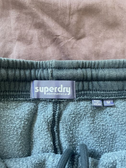 Pantaloni scurti Superdry gri marime M