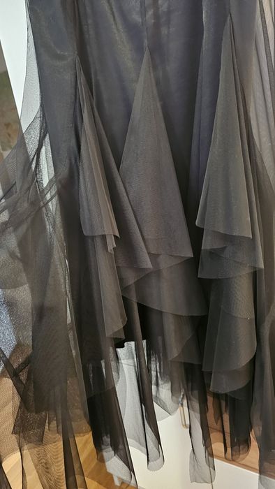 Луксозна дълга черна вечерна рокля