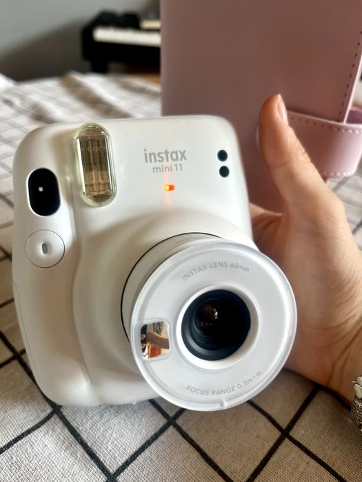 Fujifilm Instax Mini 11 Instant Film Camera, Clay White