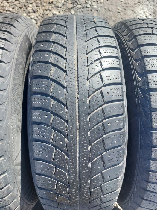 Продам Резину 215 70 Р16