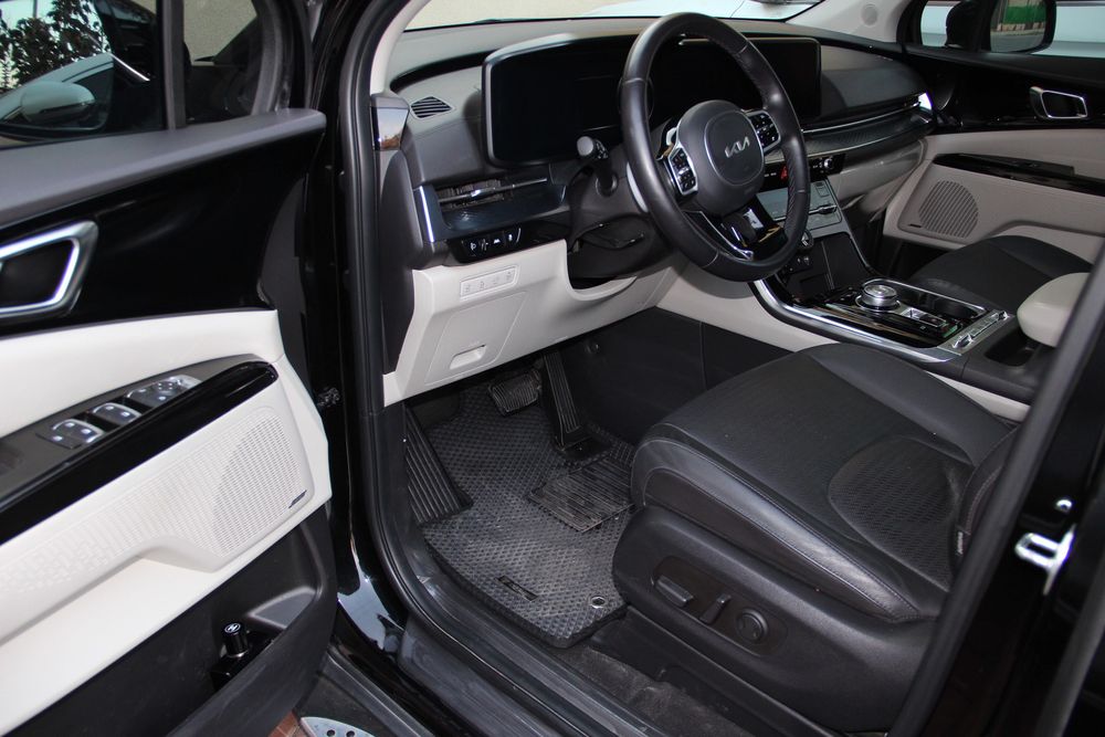 Kia Carnival продается