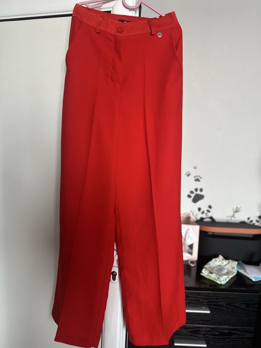 Червен дамски панталон хс