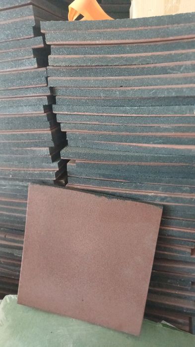 Противоударная резиновая плитка