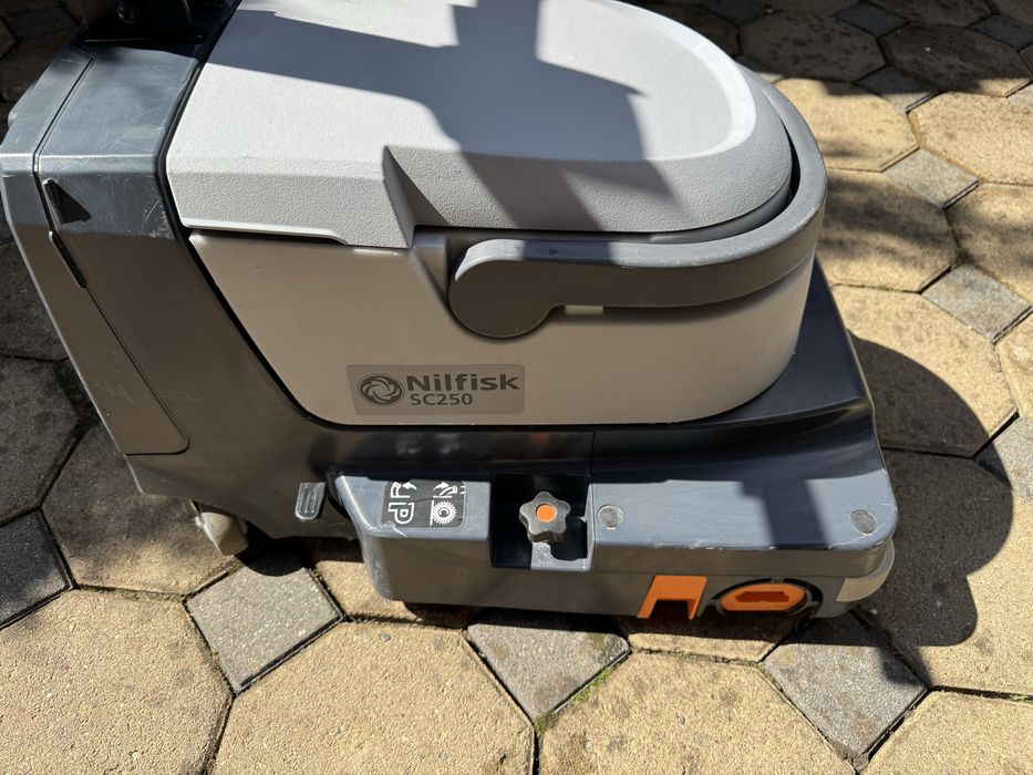 Nilfisk SC 250 aparat curatat pardoseli