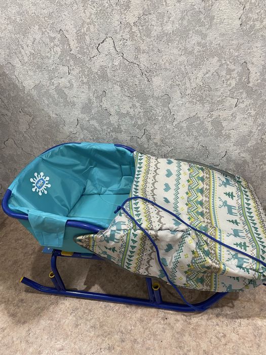 Продам санки  с чехлом