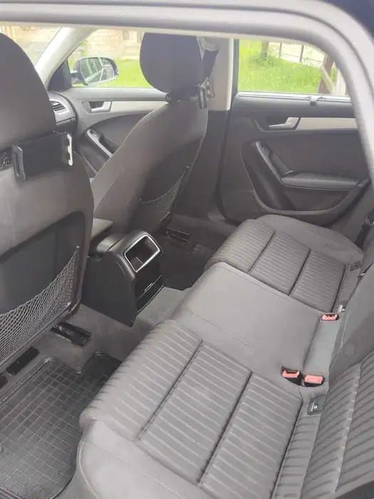 Vând Audi A4 B8 2011