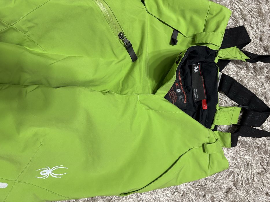 Vând costum ski Spyder