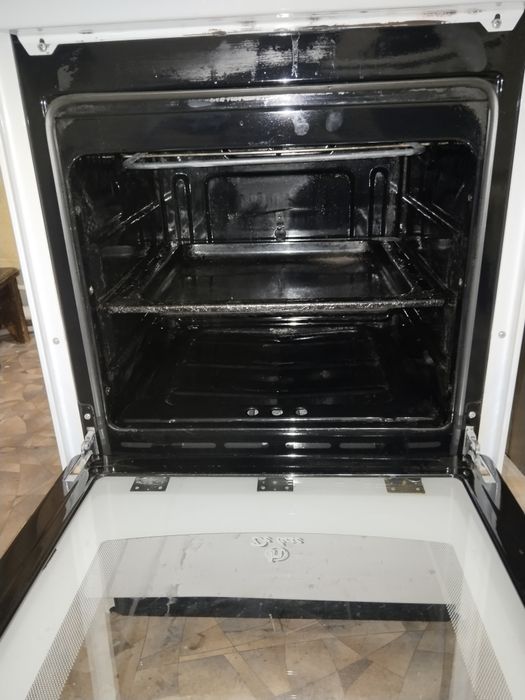 Продам электро плиту De luxe