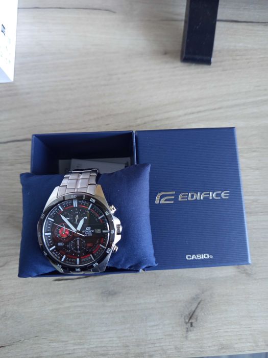 Продавам ръчен часовник