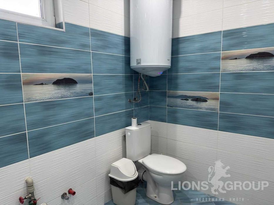 Самостоятелна къща с двор в с.Николаевка, област Варна