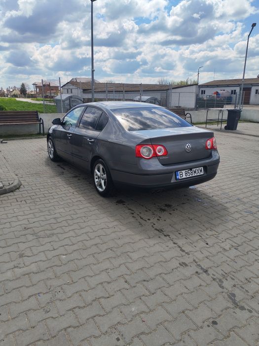 Vând Volkswagen Passat B6