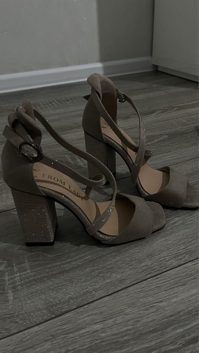 Продаю туфли