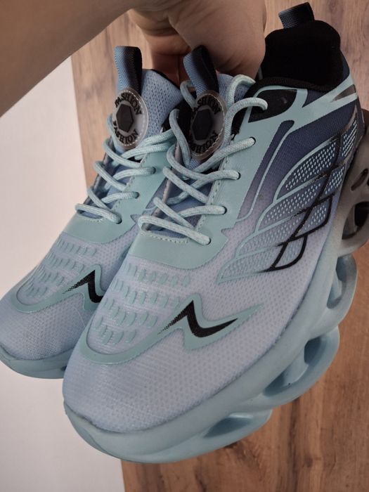 Продам кроссовки новые. Не подошёл размер