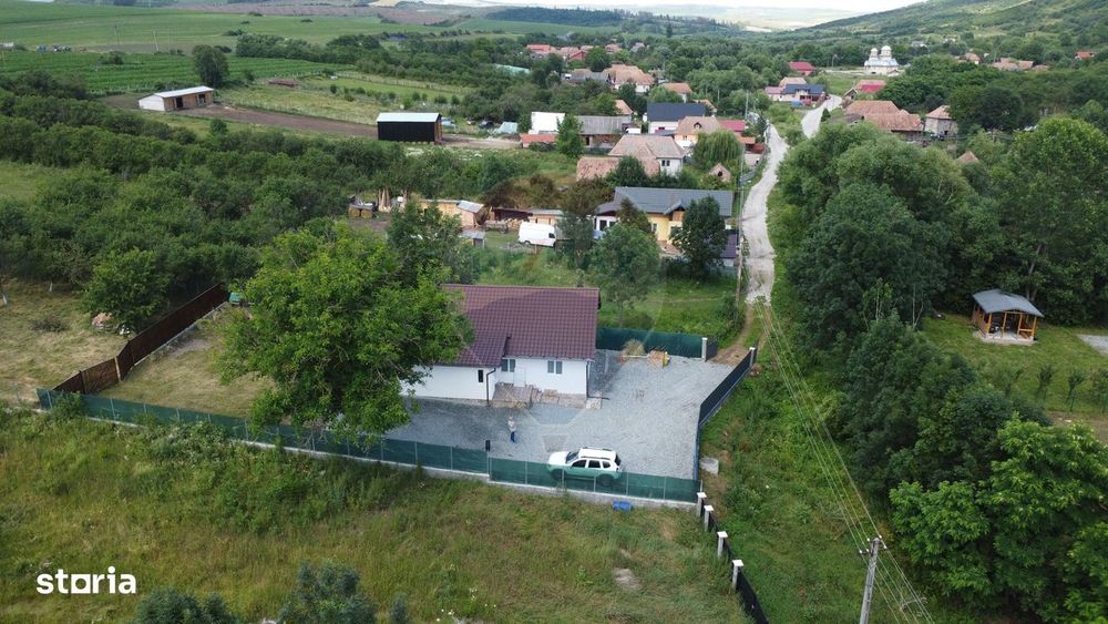 Casa finalizata recent, 2.800 mp teren Livada - Petresti de Jos
