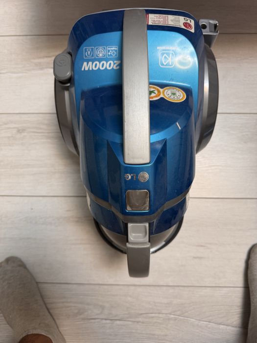Пылесос LG2000w kompressor