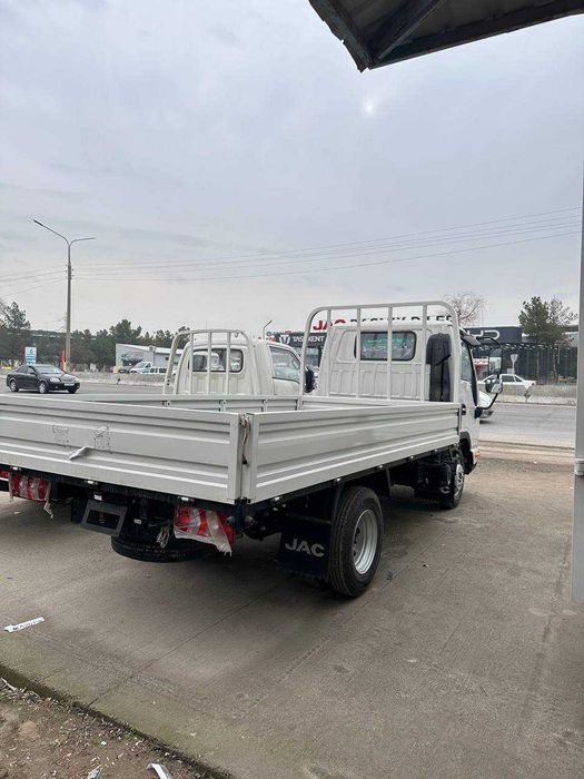 JAC J3  bortavoy 5 tonnagacha garantiya  bor rassirochka qilsa boladi