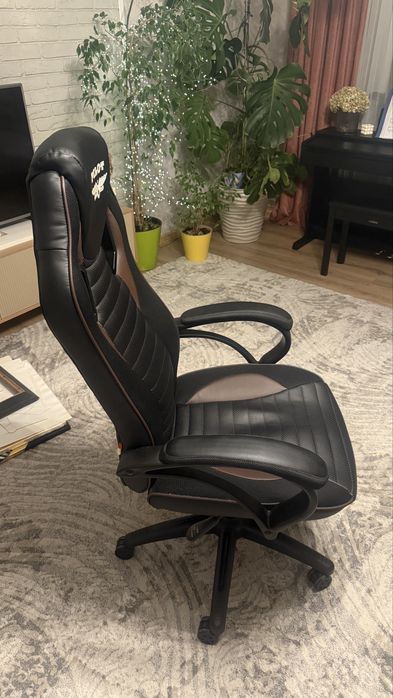 Игровое компьютерное кресло pilot