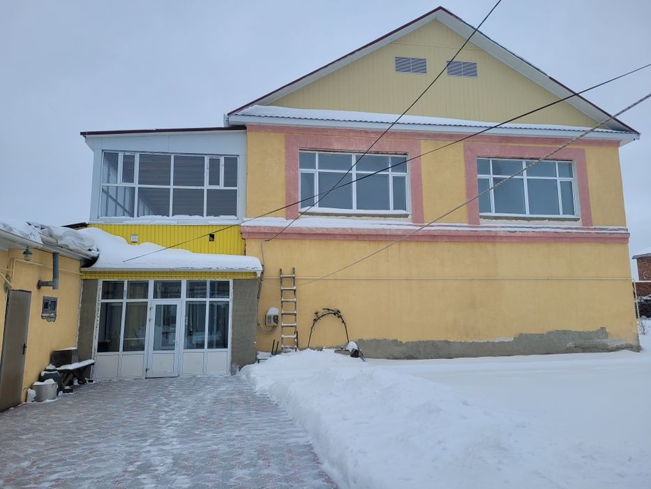 Продам коттедж в черновой отделке с стройматериалом