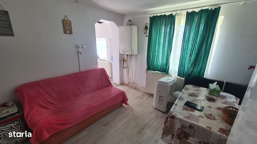 Casă de vânzare în Curtea de Argeș.