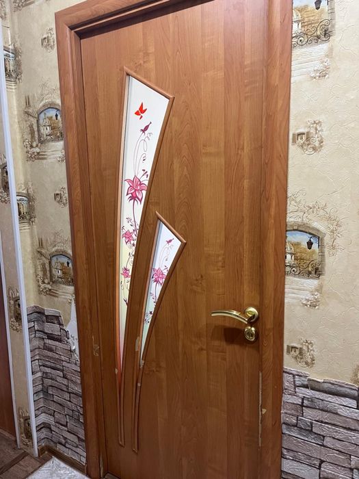 Продам межкомнатную дверь