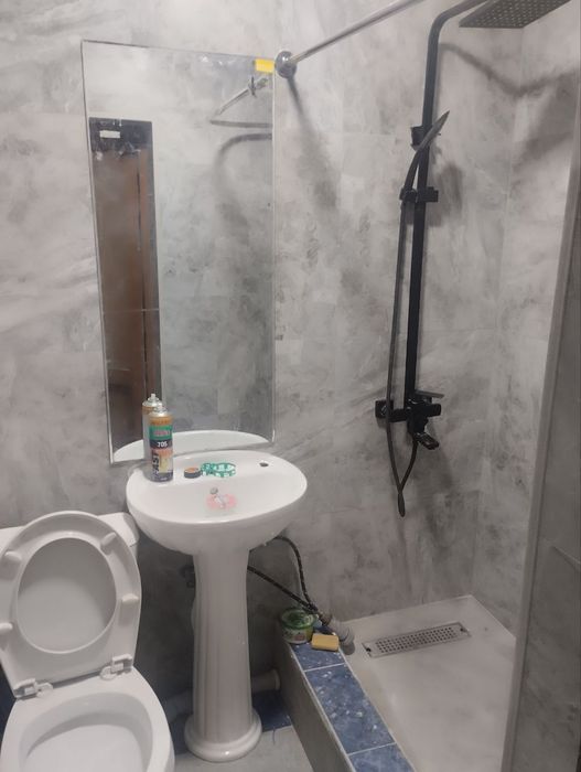 Mirobod tumanida kvartira bor student qizlarga
