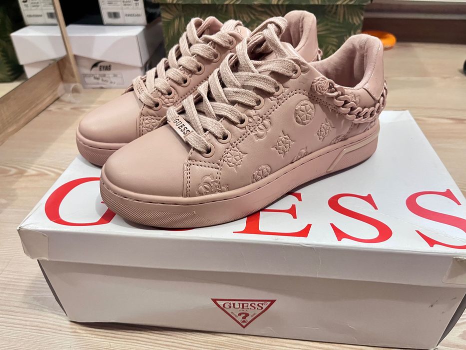 Обувки Guess 37рр