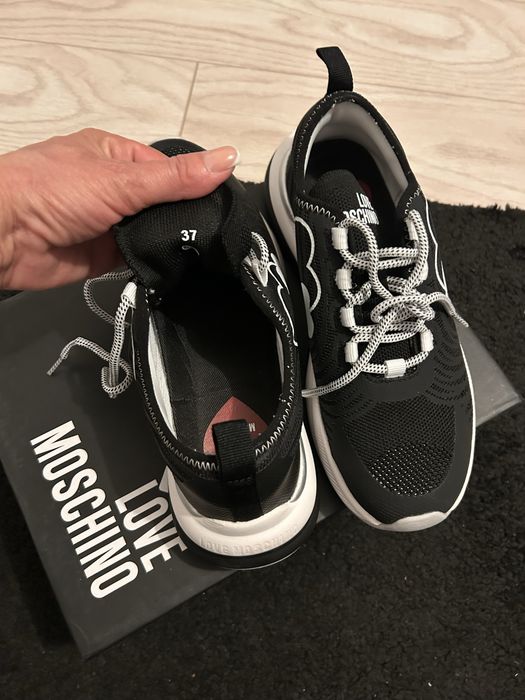 Adidasi dama Love Moschino