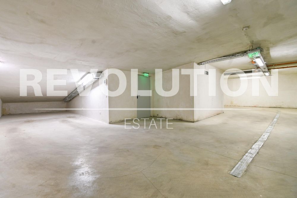 Продава се Двустаен апартамент в София, Център - 75 кв.м за 3134 €/кв.м - Снимка #10