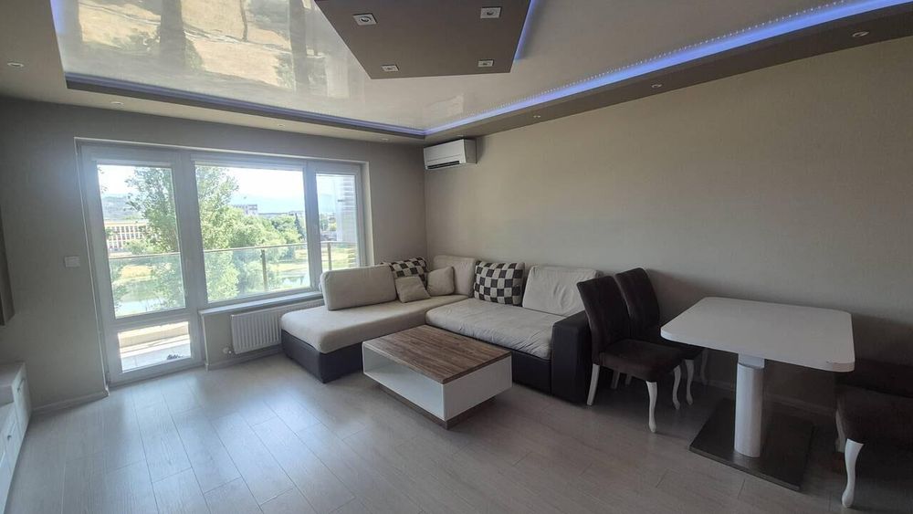 Дава се под наем Тристаен апартамент в Пловдив, Кършияка - 120 кв.м за 825 € - Снимка #1