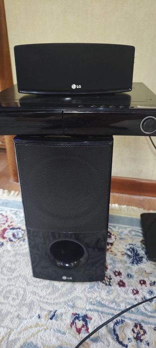Калонки почти новые LG