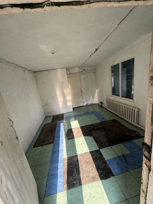 Магазин , салон сатылады , 1 этаж