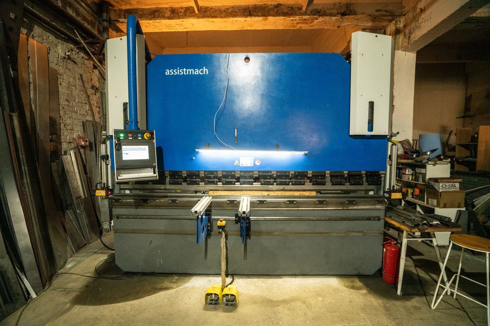 Abkant hidraulic CNC 135T, 3200 mm  Durma, Amada, Trumph