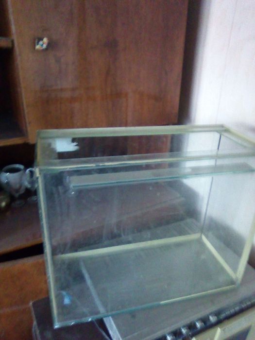 Аквариумы продаются