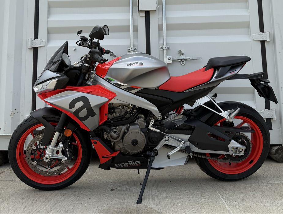Aprilia 660 Tuono (upgrade uri Factory)