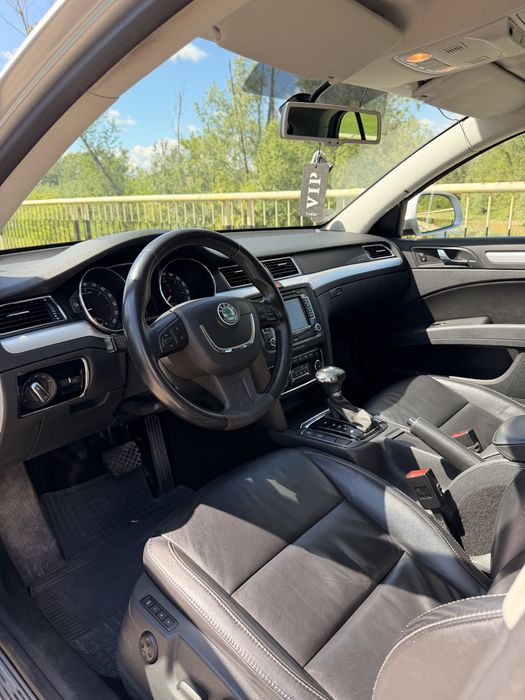 Skoda Superb 2012 2.0 TDI  DSG