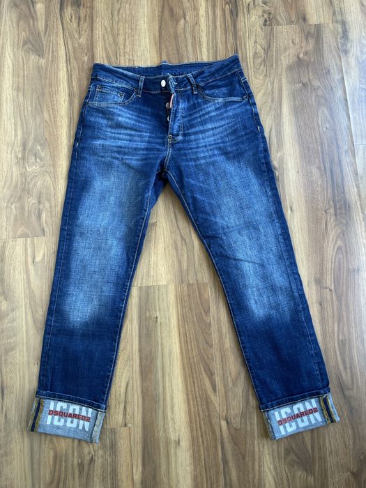Vand 10 perechi de Blugi Dsquared2 , marimea 50 toti.