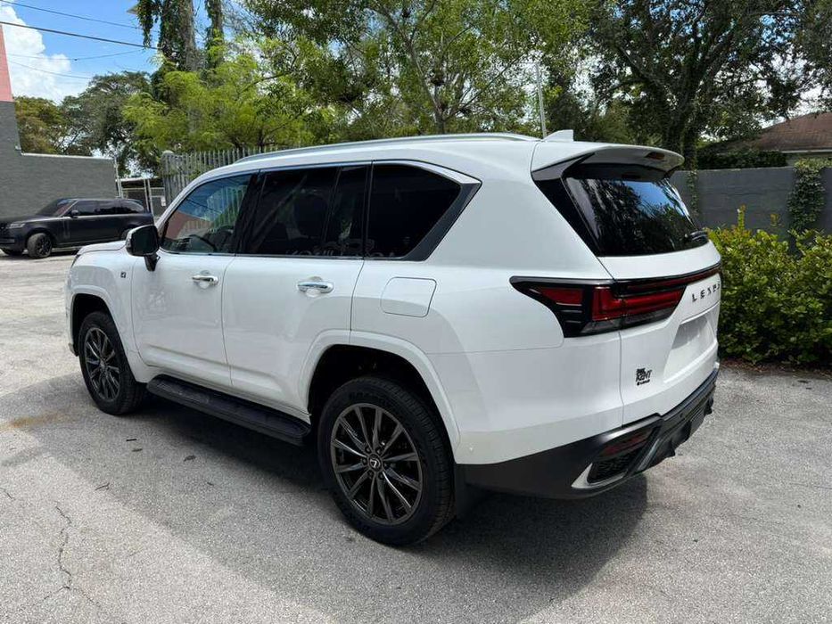 2025 Lexus LX 700h F SPORT Handling