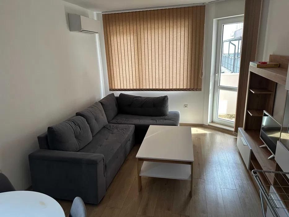 Дава се под наем Двустаен апартамент в Варна, Левски - 65 кв.м за 548.25 € - Снимка #2