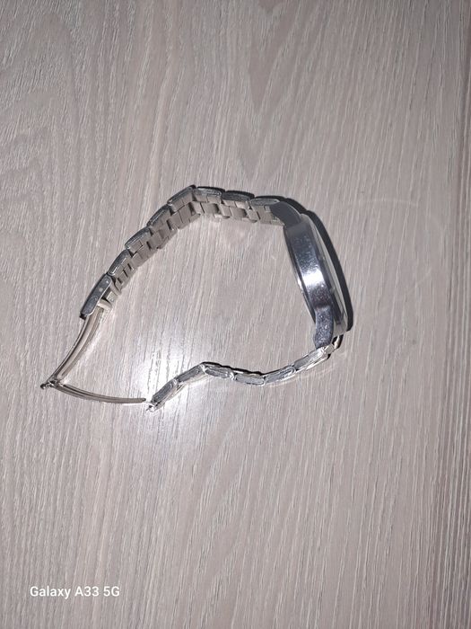 продам часы LONDA 681