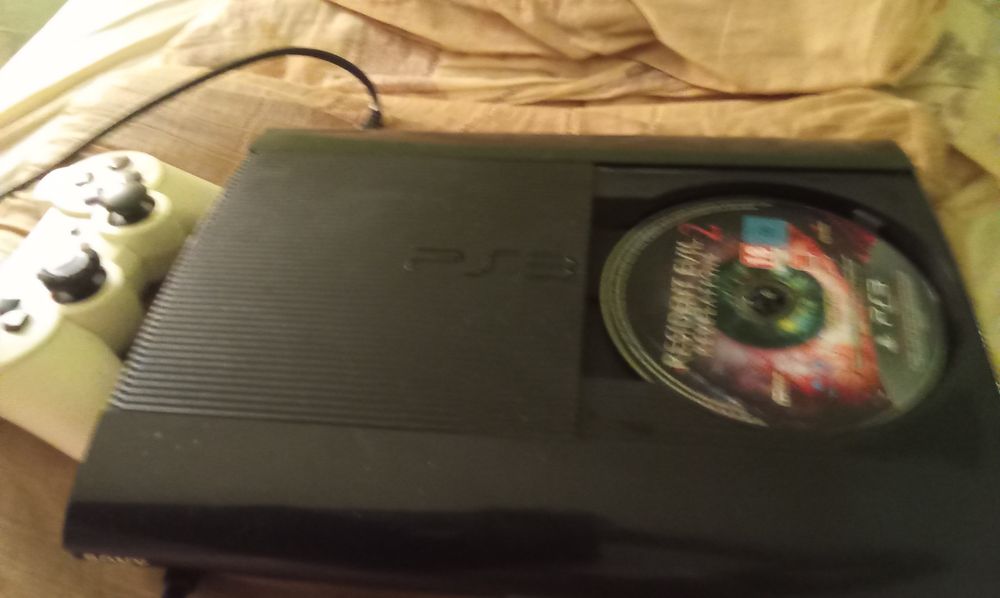 Плейстейшън 3 супер  слим/ playstation 3 super slim