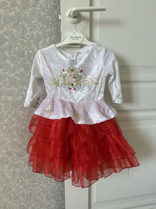 Продам платье на годик девочке