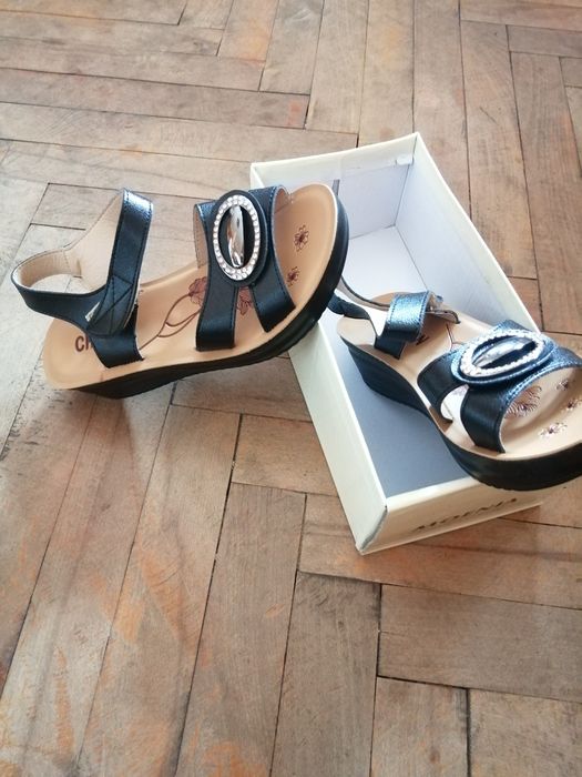 Дамски черни сандали