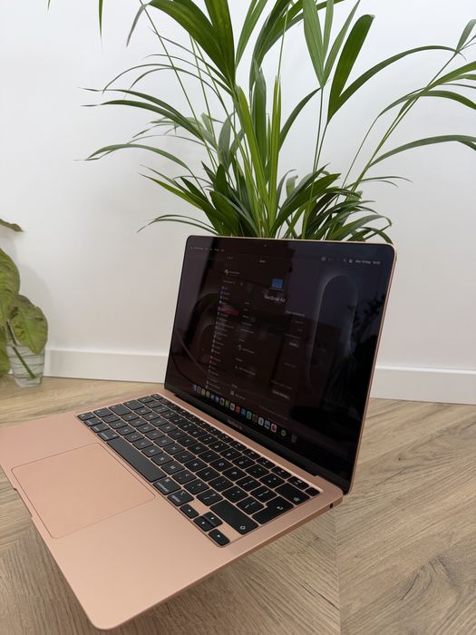 MacBook Air M1 Rose Gold 8GB / 256GB / Baterie 92% / Impecabil
