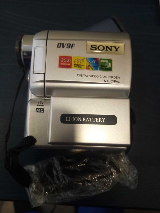Видеокамера Sony DV9F