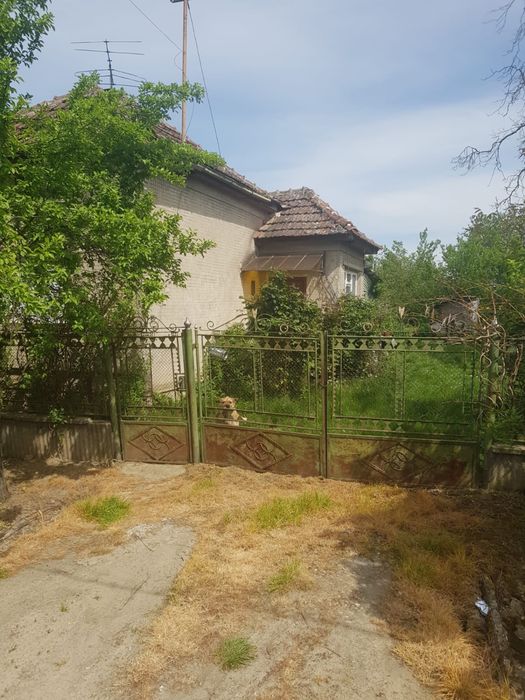 Casa de vanzare comuna Lazuri